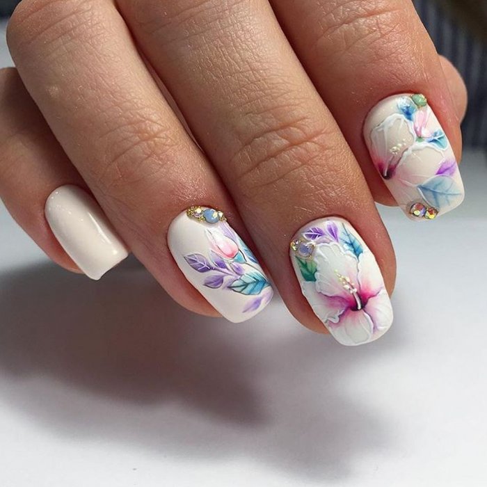 маникюр на 8 марта