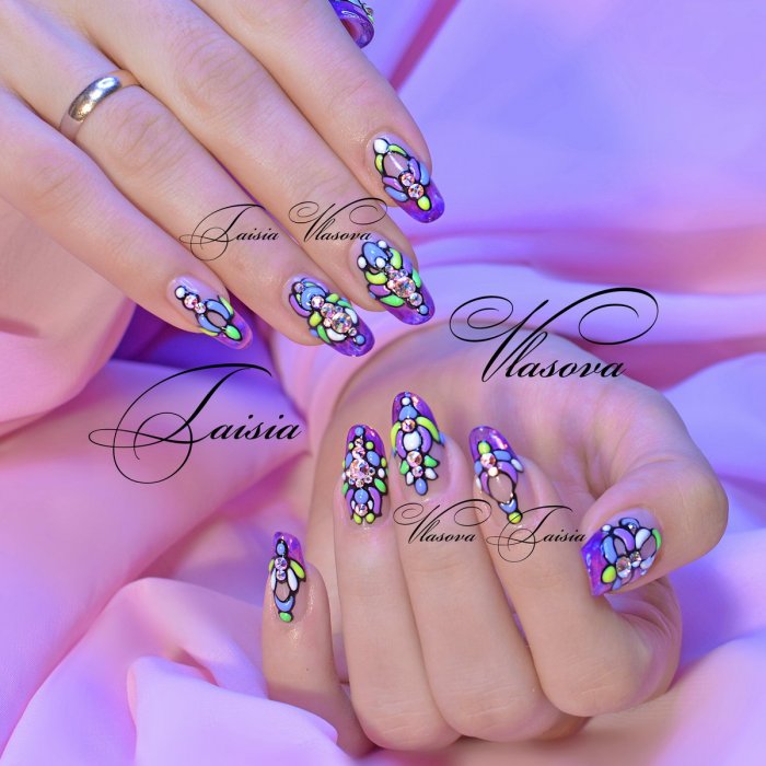 маникюр на 8 марта